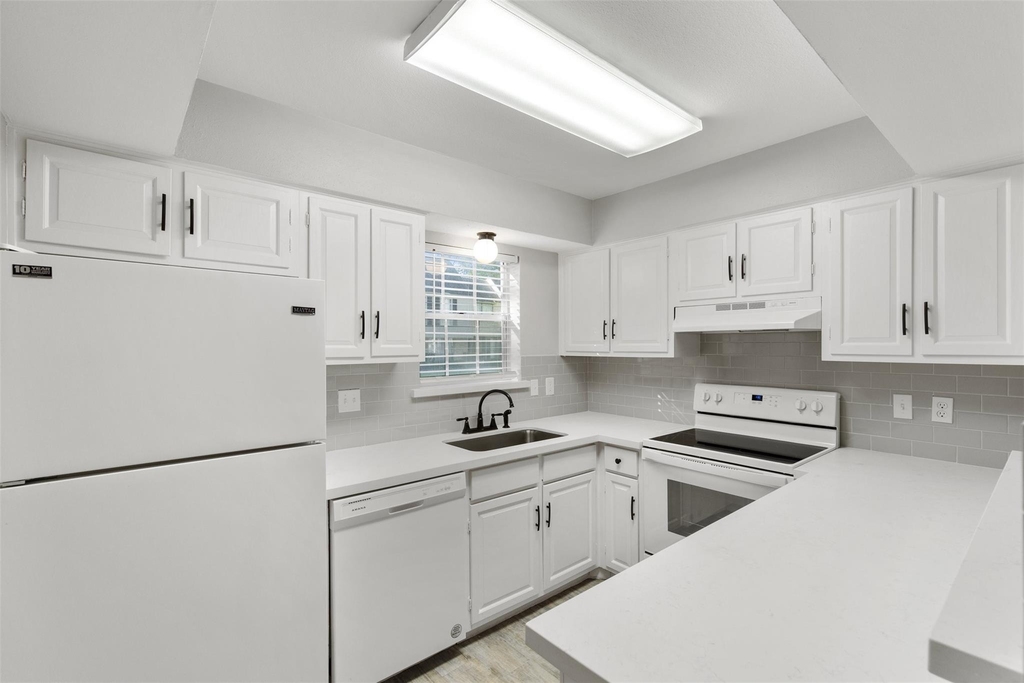 13010 Trail Hollow Drive - Photo 17