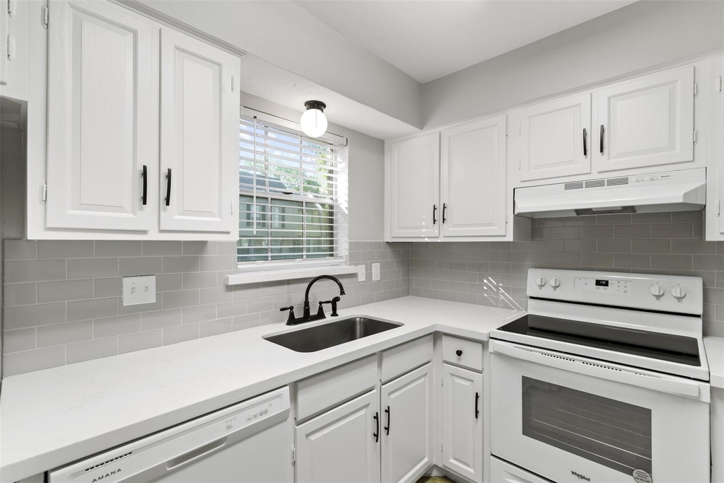 13010 Trail Hollow Drive - Photo 22
