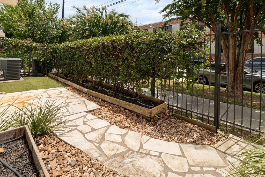 2256 La Branch Street - Photo 32