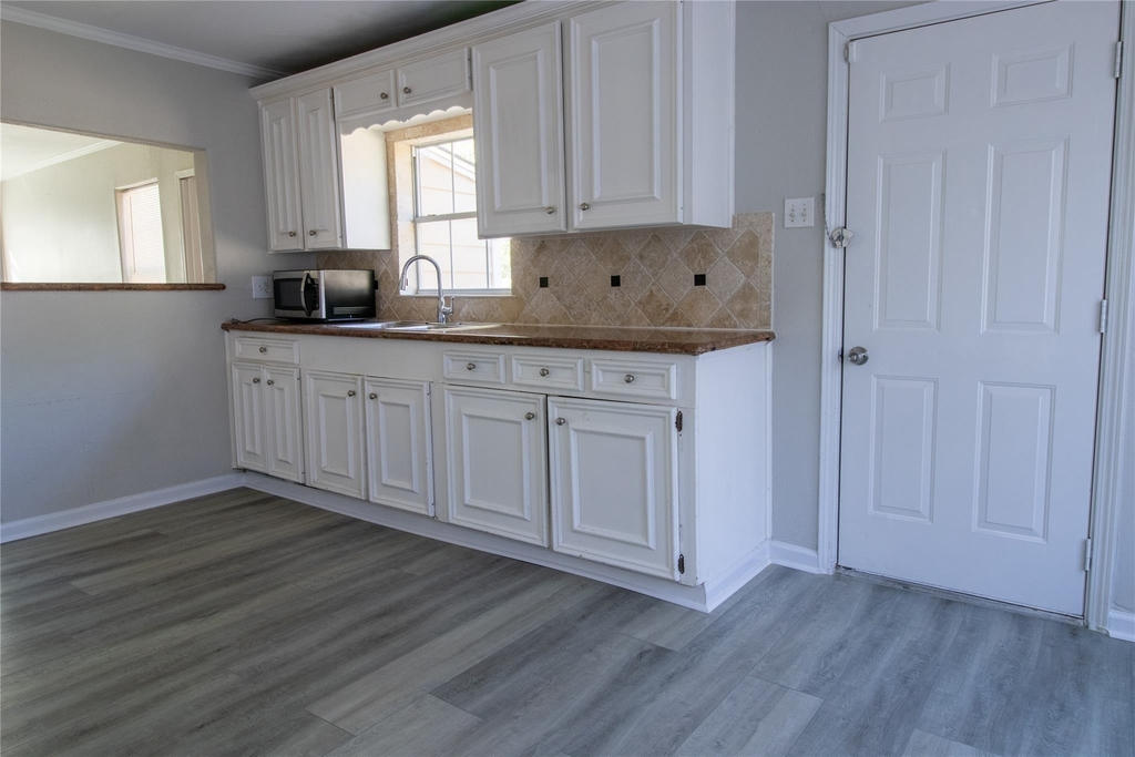 218 E Hunnicutt Street - Photo 2