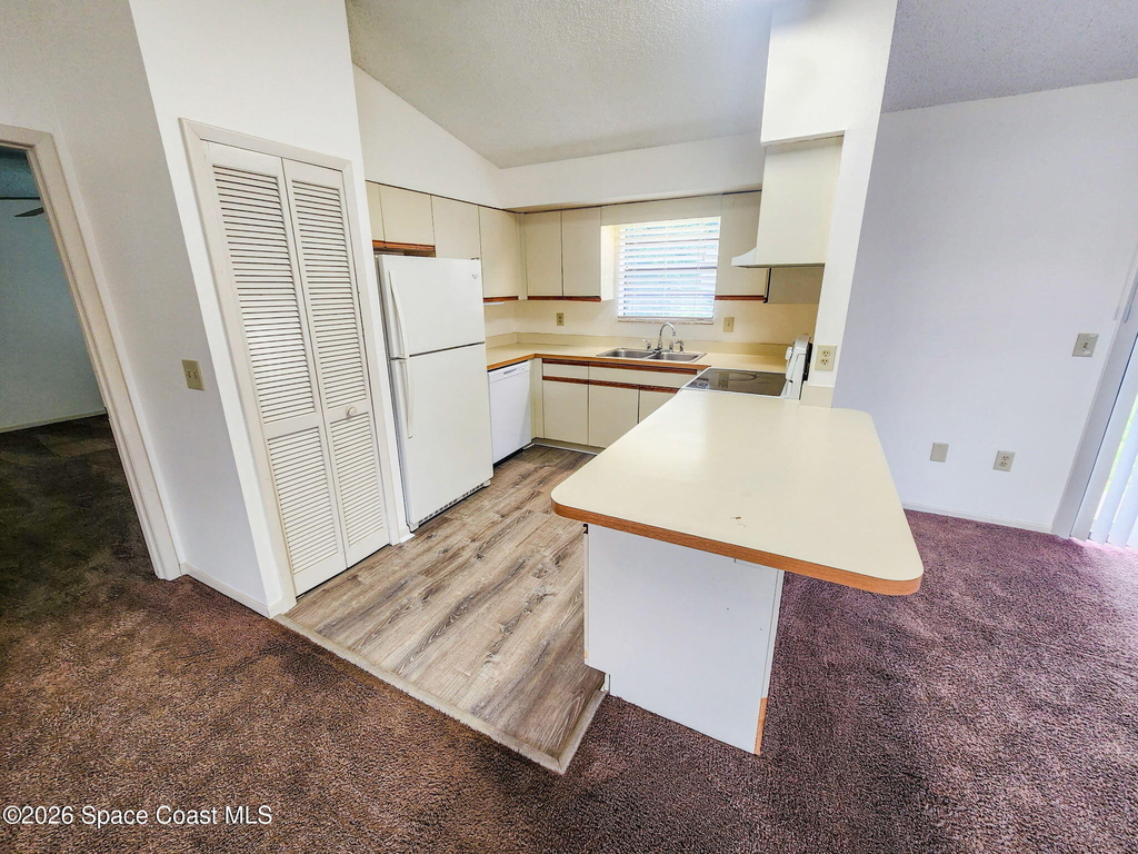 821 Hawaii Avenue Nw - Photo 5