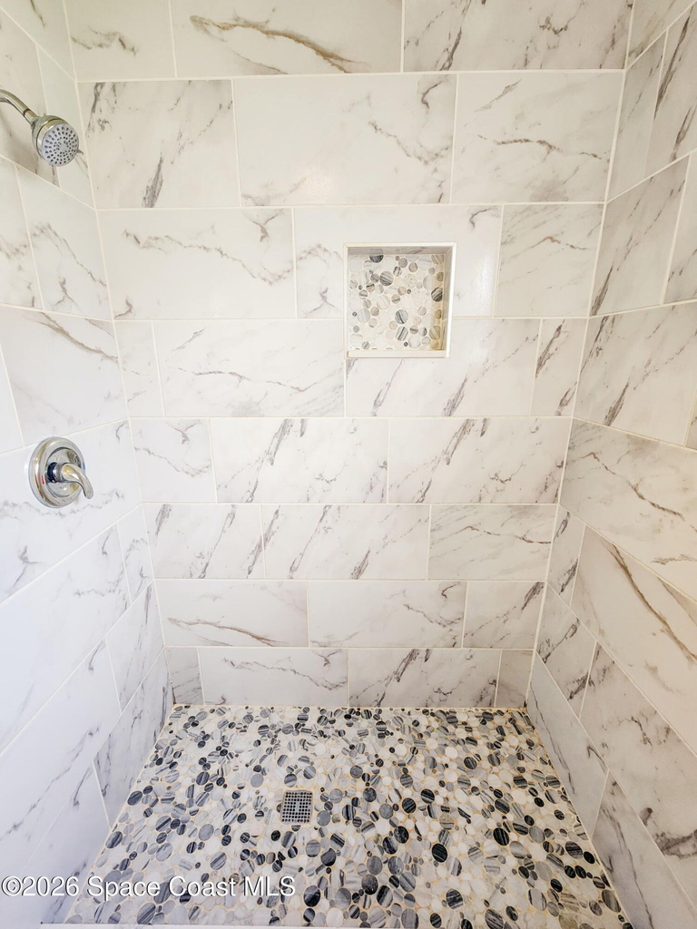 821 Hawaii Avenue Nw - Photo 12