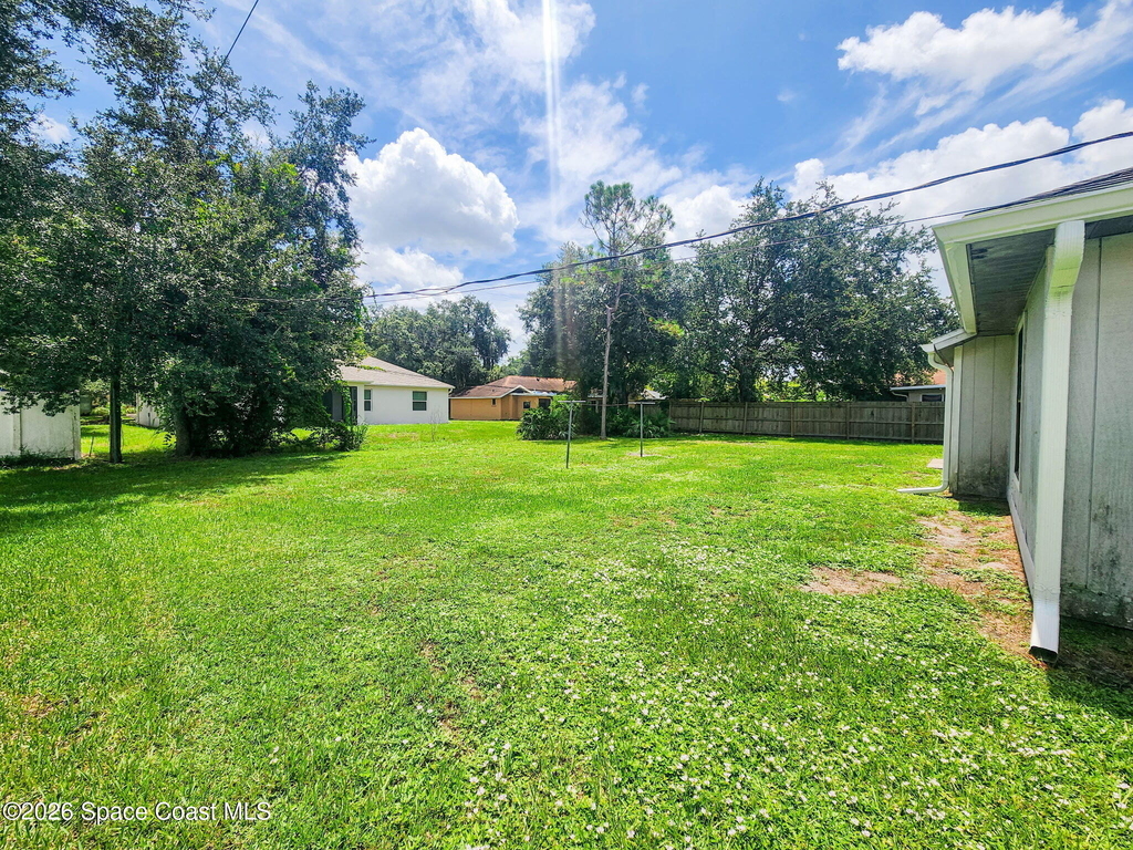 821 Hawaii Avenue Nw - Photo 23