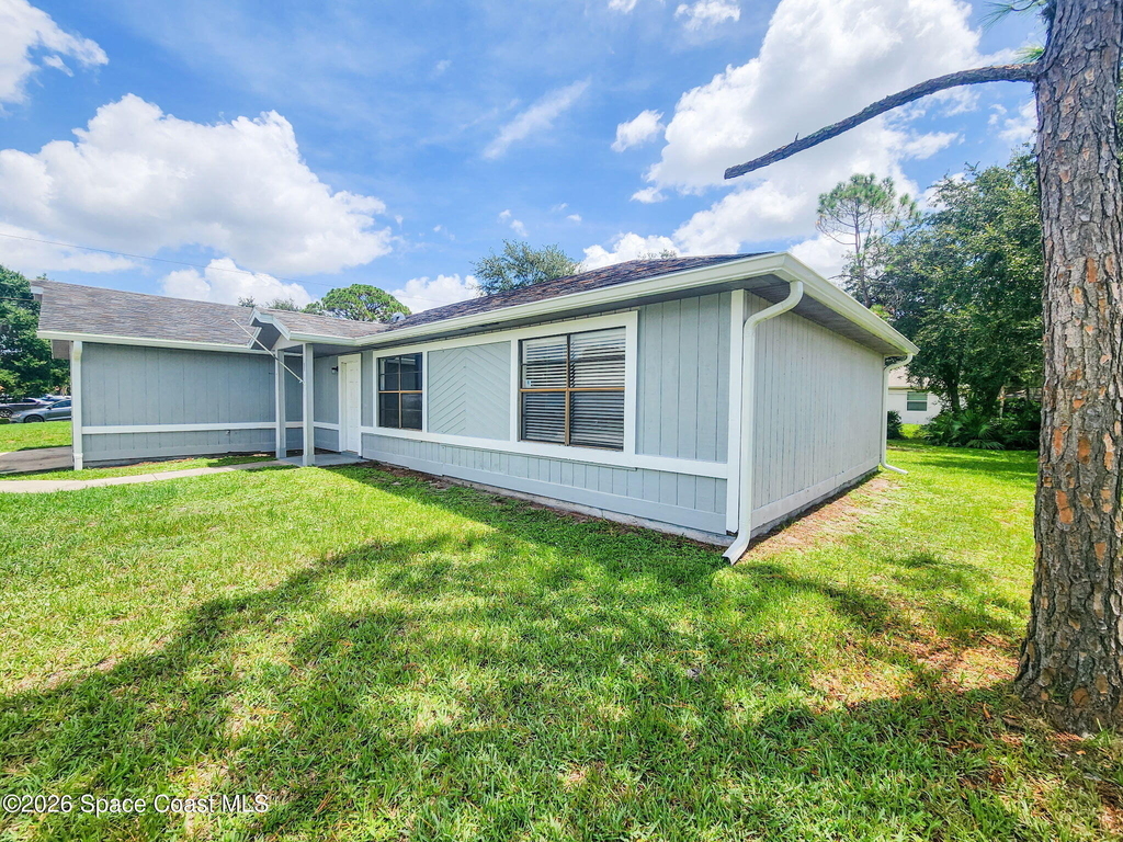 821 Hawaii Avenue Nw - Photo 20