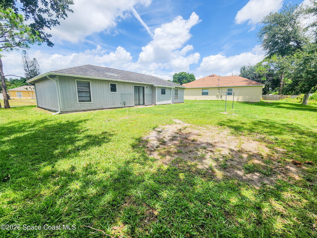 821 Hawaii Avenue Nw - Photo 22