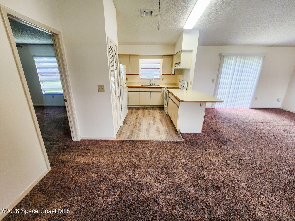 821 Hawaii Avenue Nw - Photo 4