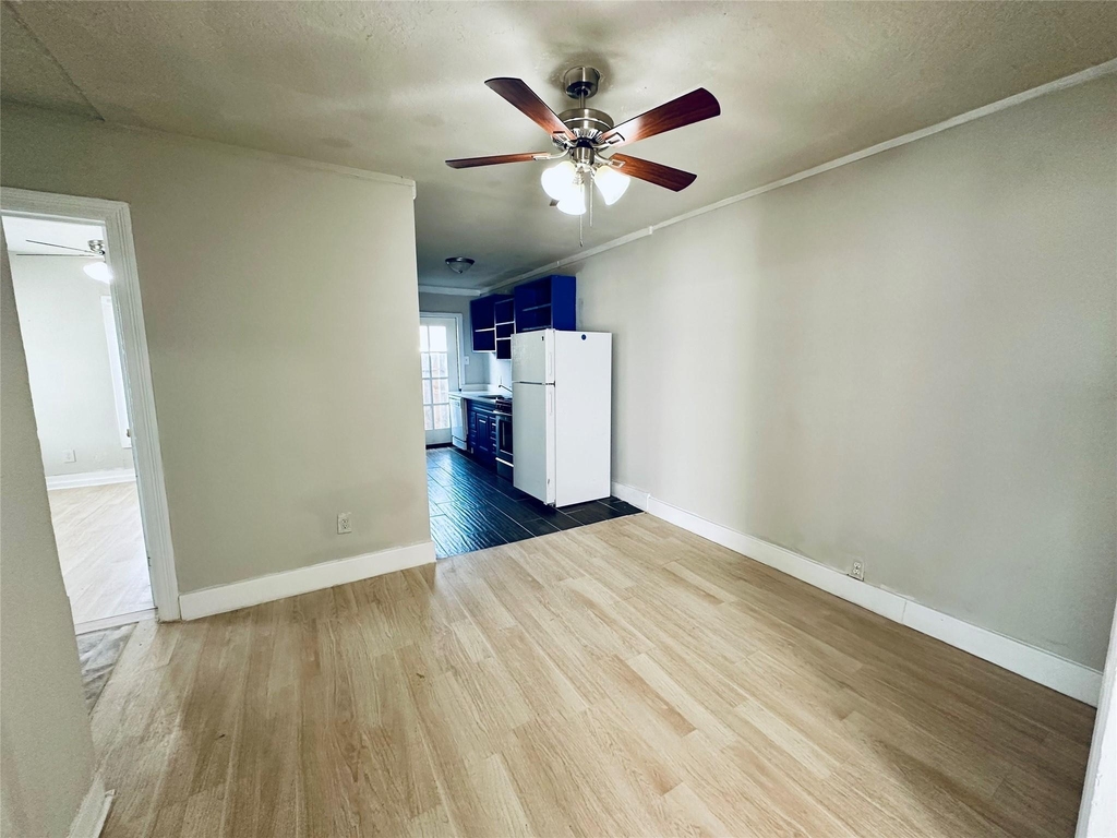 1 Sidney Street - Photo 3