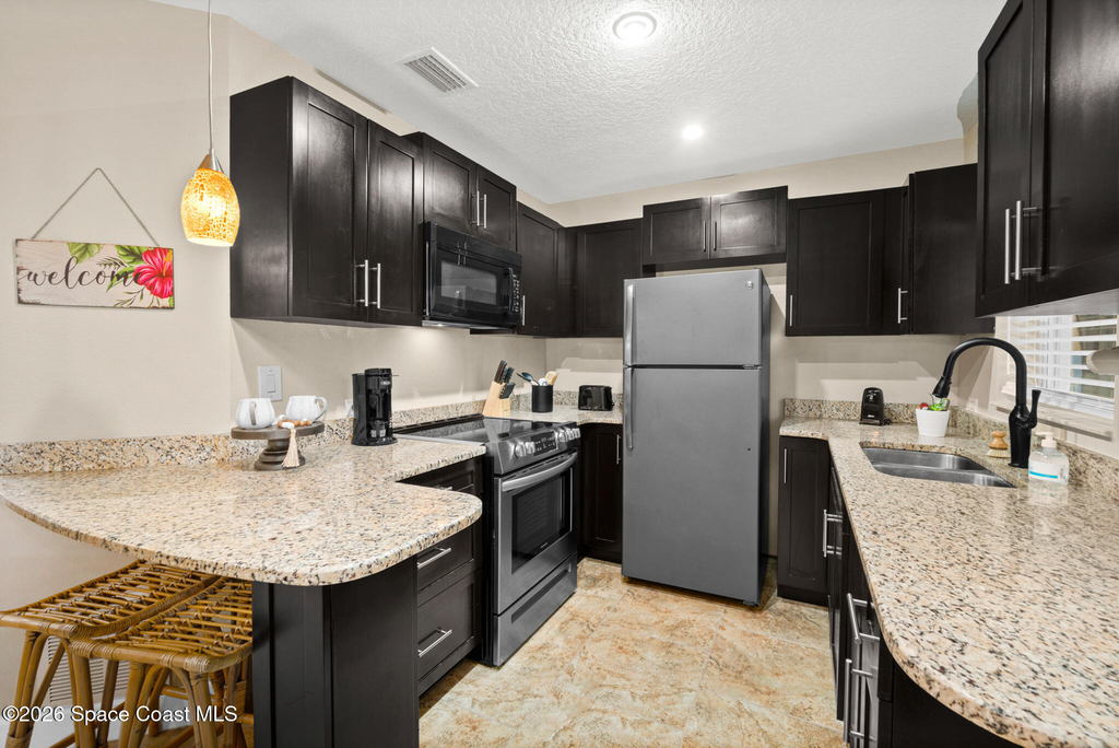 1672 Pineapple Avenue - Photo 2