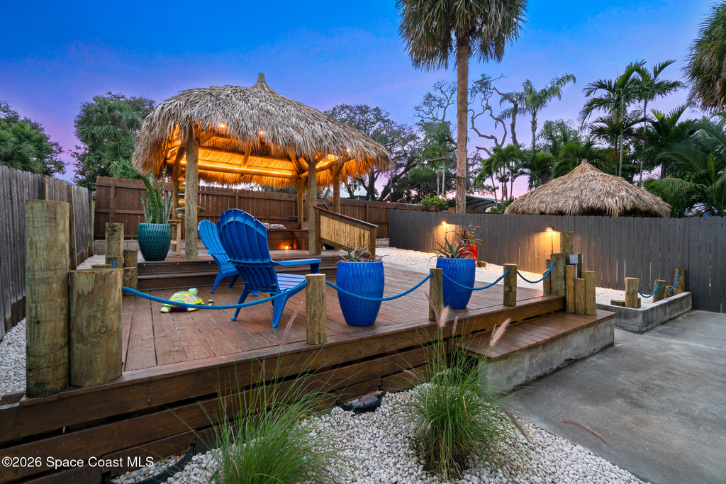 1672 Pineapple Avenue - Photo 0