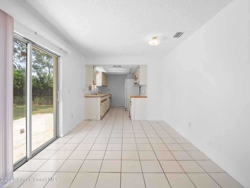 1187 Merrick Avenue Nw - Photo 7