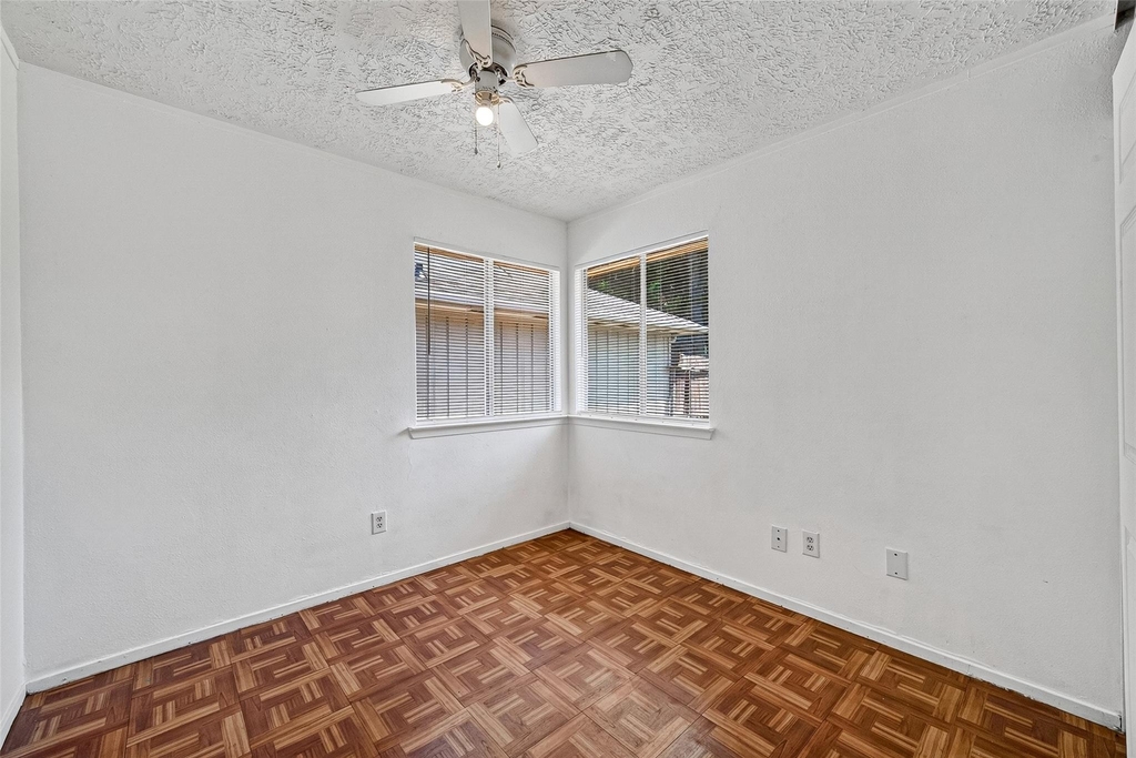 4632 Greenwood Drive - Photo 16