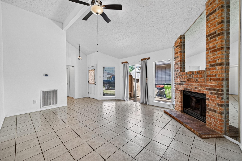 4632 Greenwood Drive - Photo 5