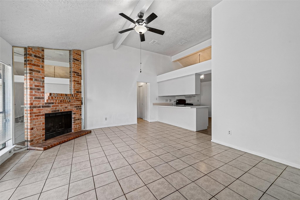 4632 Greenwood Drive - Photo 3