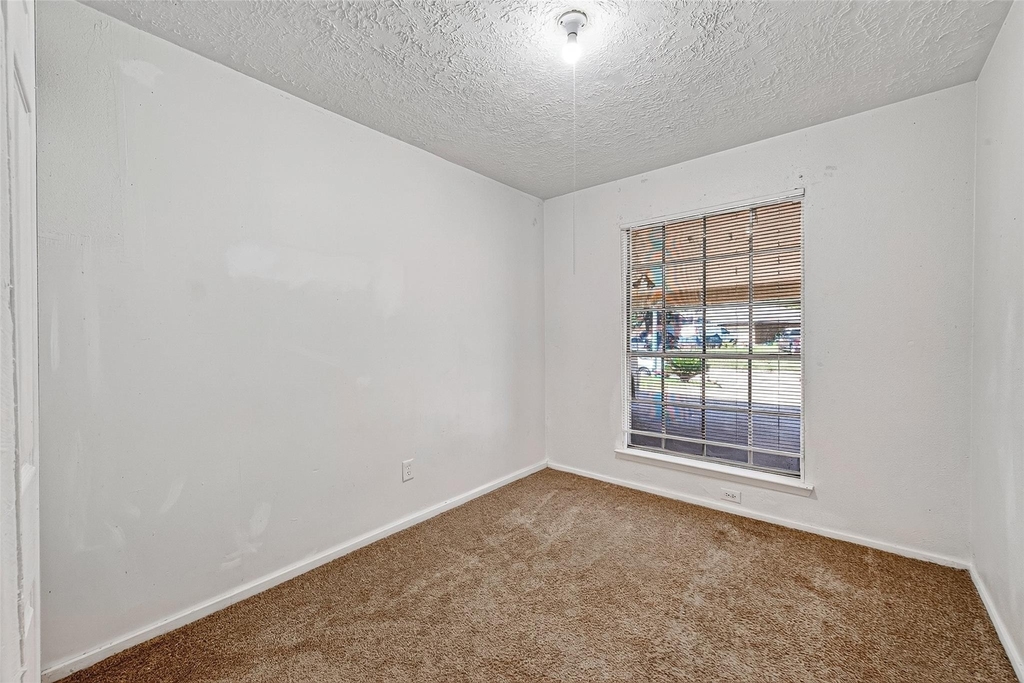 4632 Greenwood Drive - Photo 9