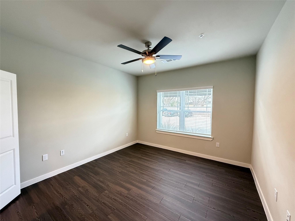 2102 Antoine Drive - Photo 4