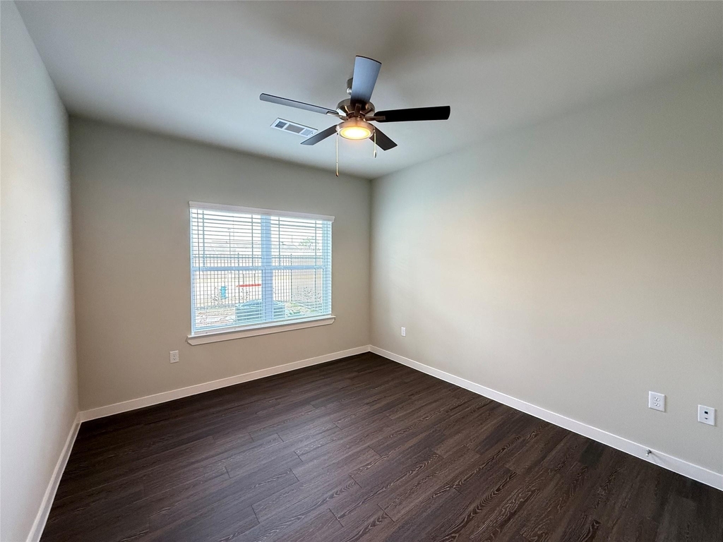 2102 Antoine Drive - Photo 6