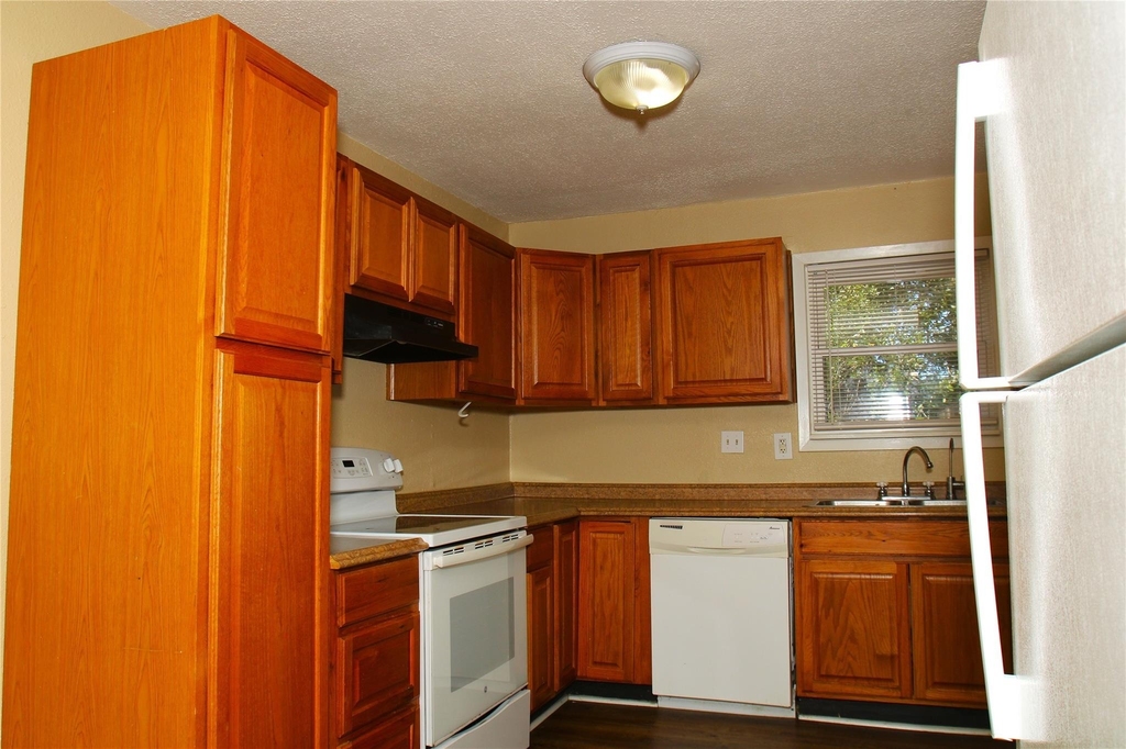 520 Mckee Street - Photo 5