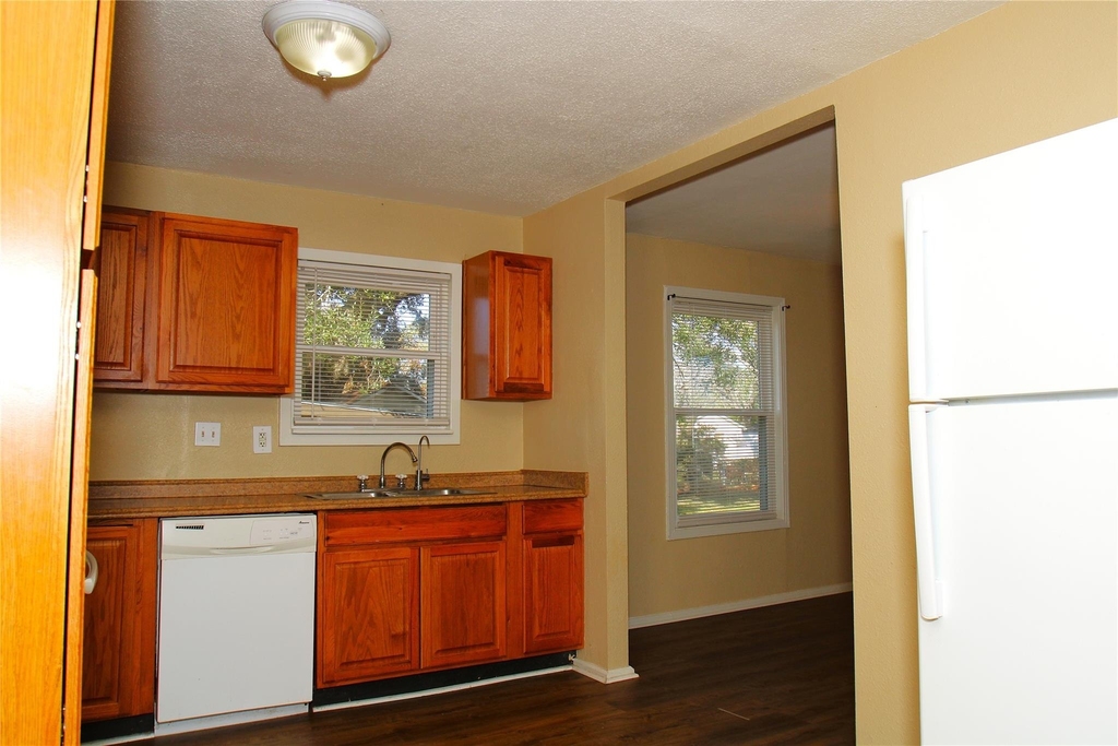 520 Mckee Street - Photo 4