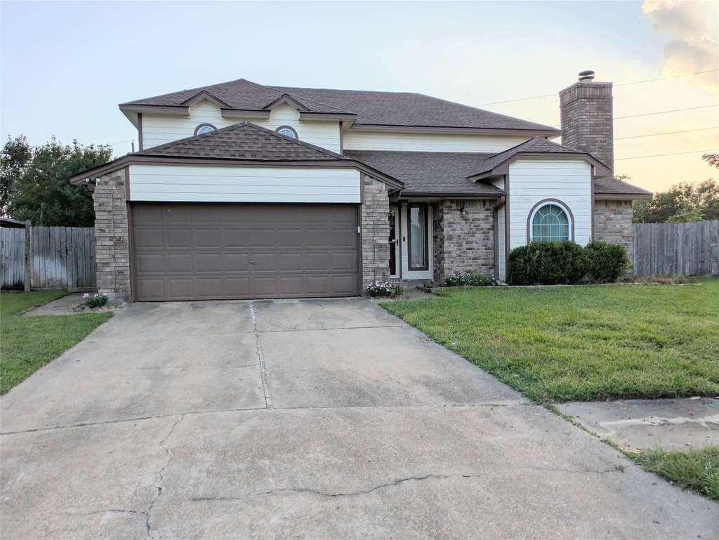 17054 Cairnlassie Street - Photo 0