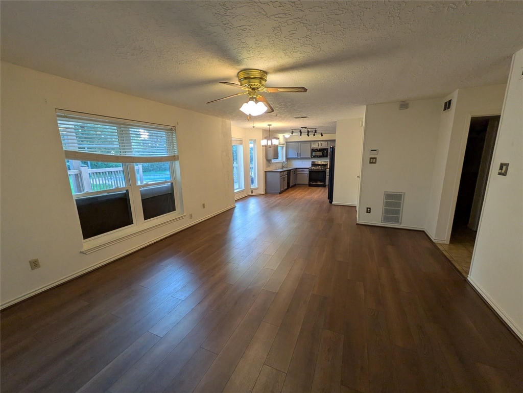 17054 Cairnlassie Street - Photo 8