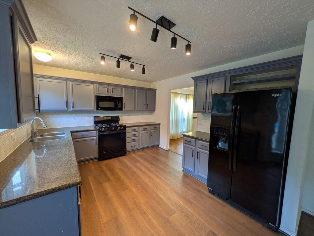 17054 Cairnlassie Street - Photo 5