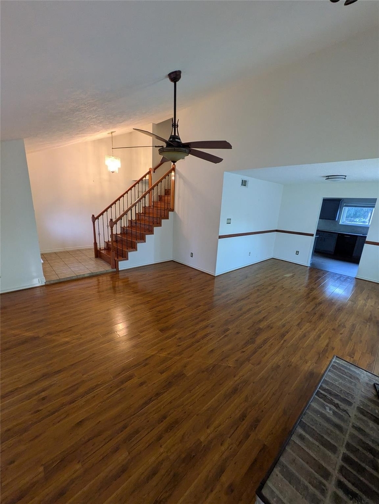 17054 Cairnlassie Street - Photo 3