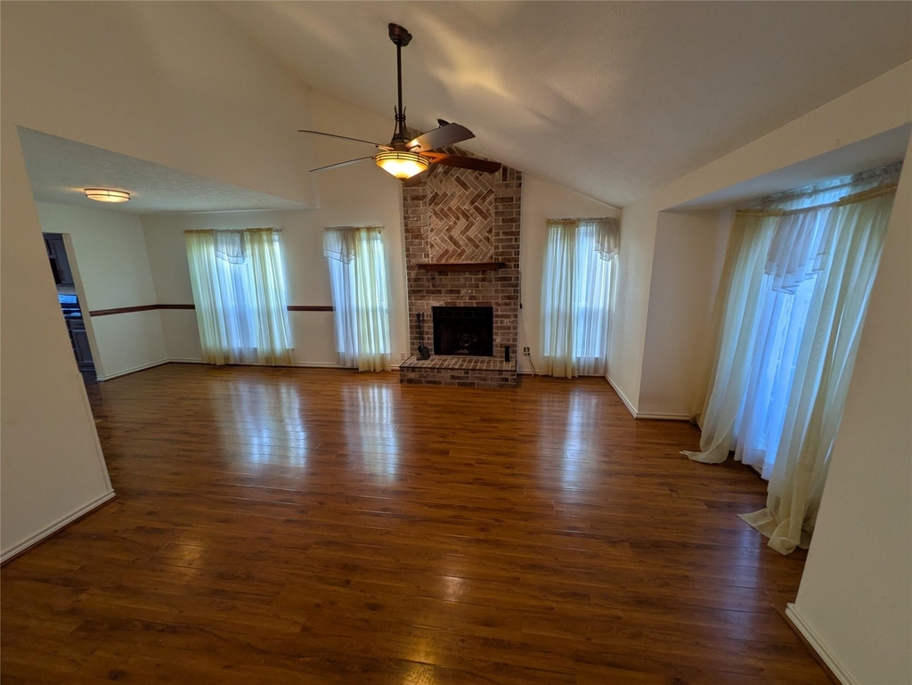 17054 Cairnlassie Street - Photo 2