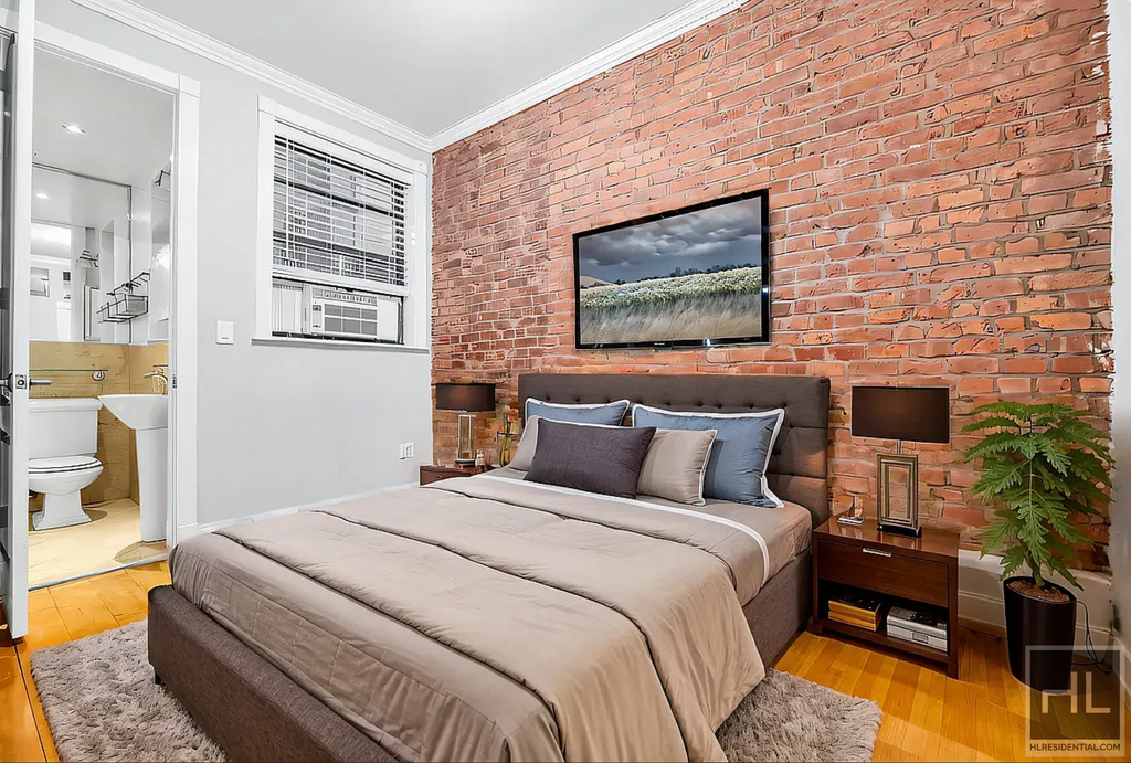East 7 Street - Photo 0