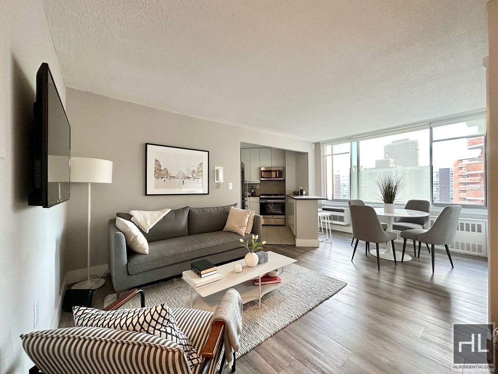 2nd Avenue - Photo 1