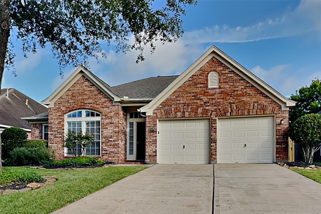 20214 Stone Falls Court - Photo 0