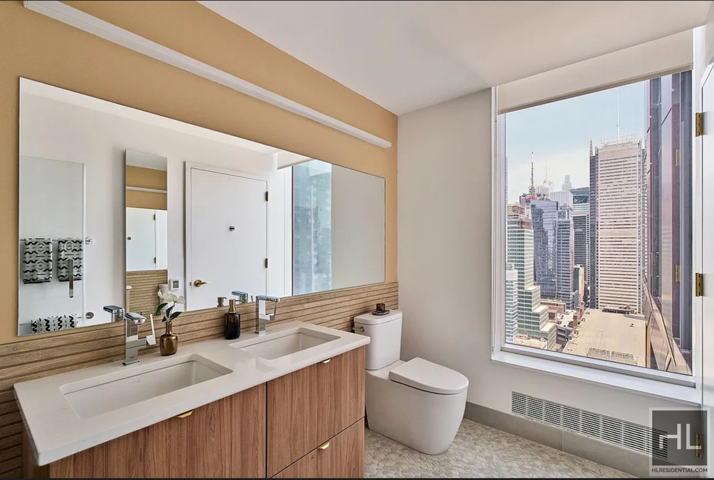 10th Avenue - Photo 7