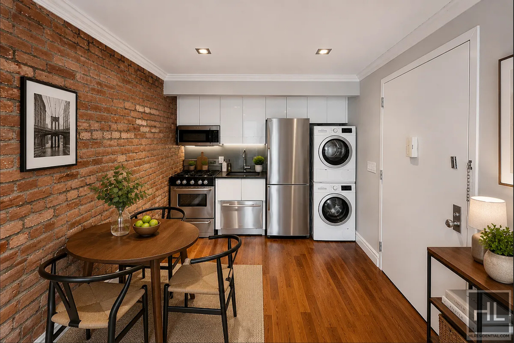 East 5 Street - Photo 2