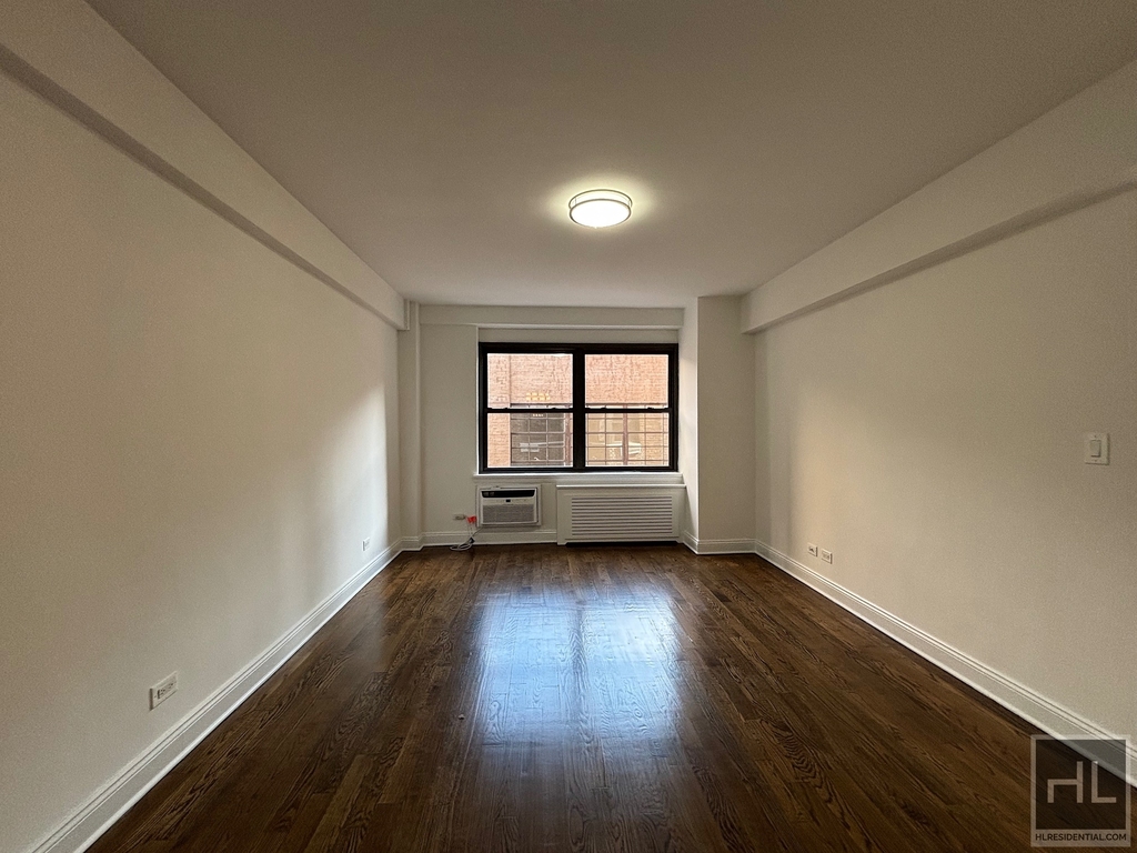 East 57 Street - Photo 12