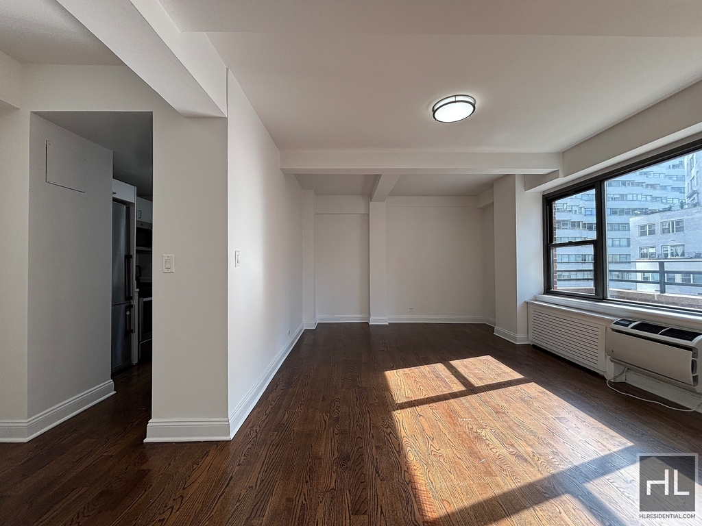 East 57 Street - Photo 1