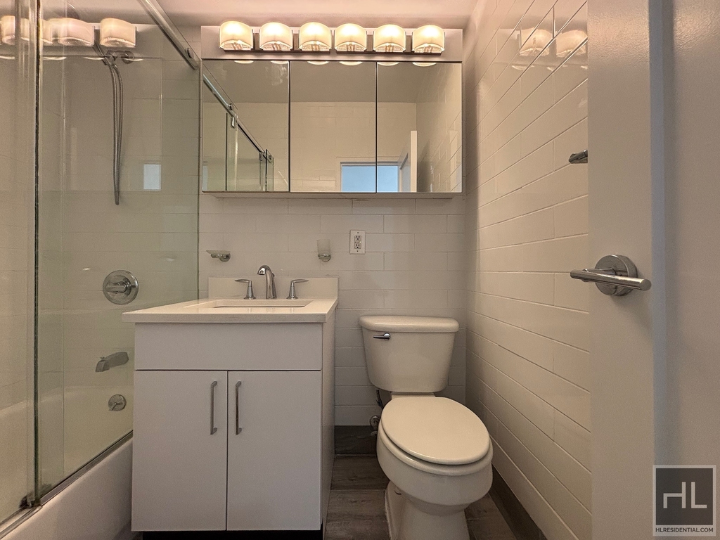 East 57 Street - Photo 9