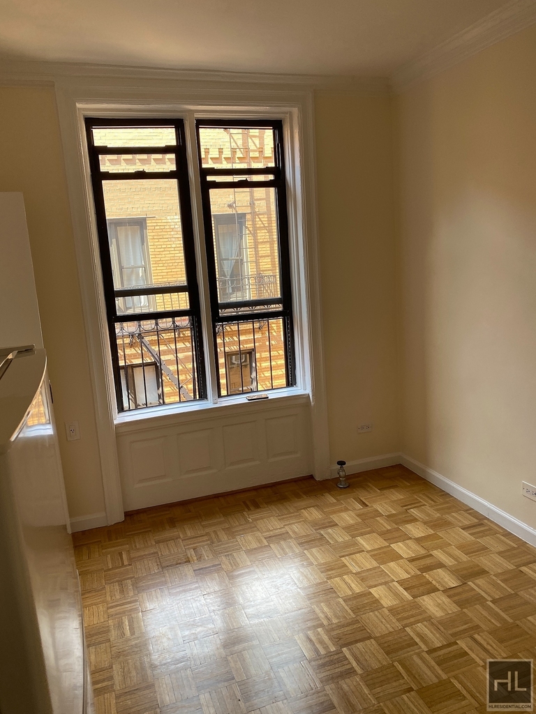 West 45 Street - Photo 0