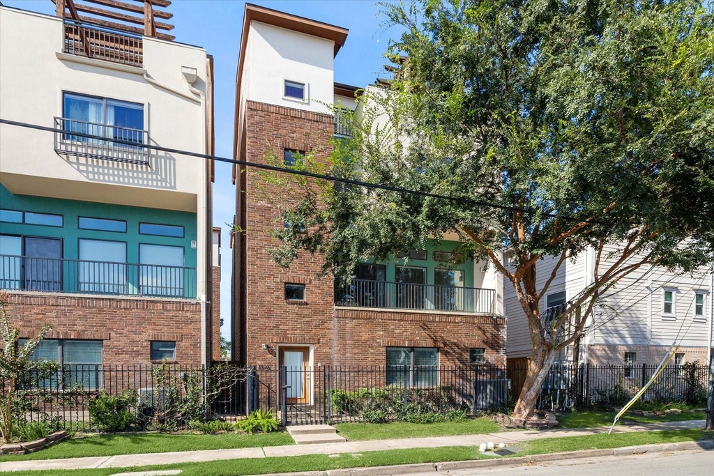 1316 Welch Street - Photo 1