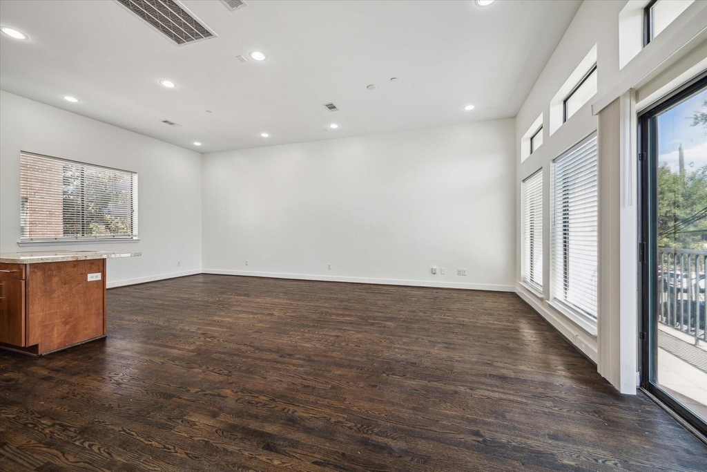 1316 Welch Street - Photo 2