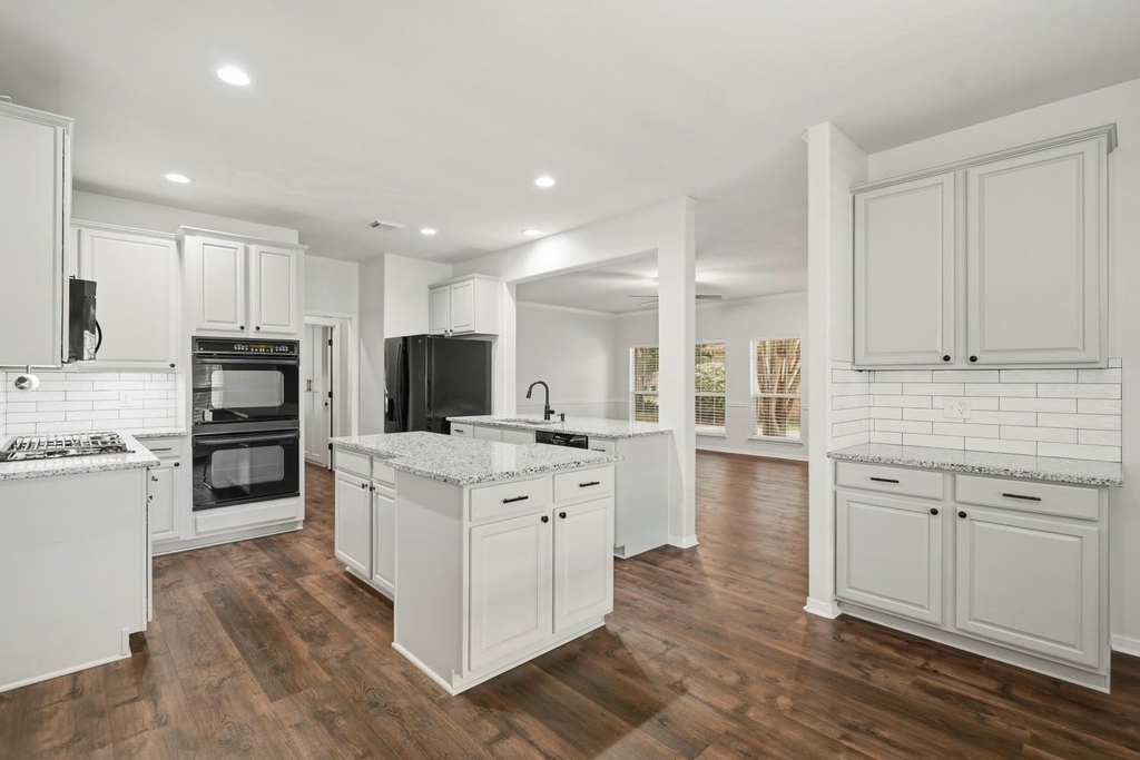 2875 Wimbledon Lane - Photo 1