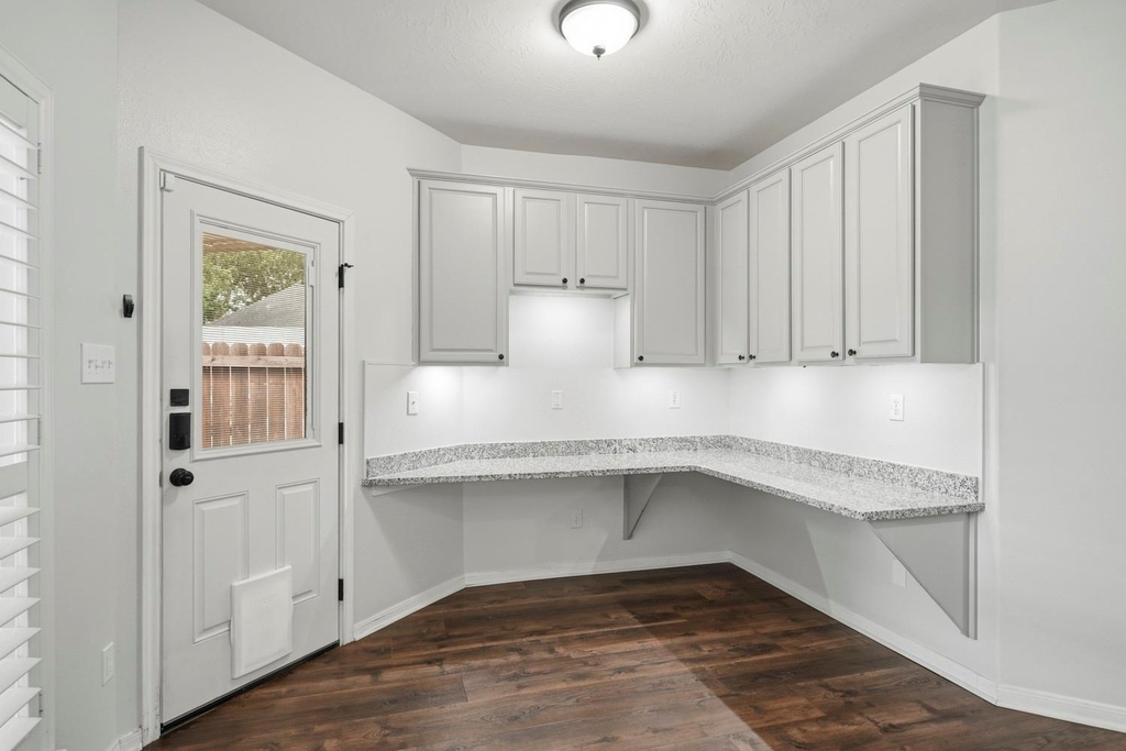 2875 Wimbledon Lane - Photo 4
