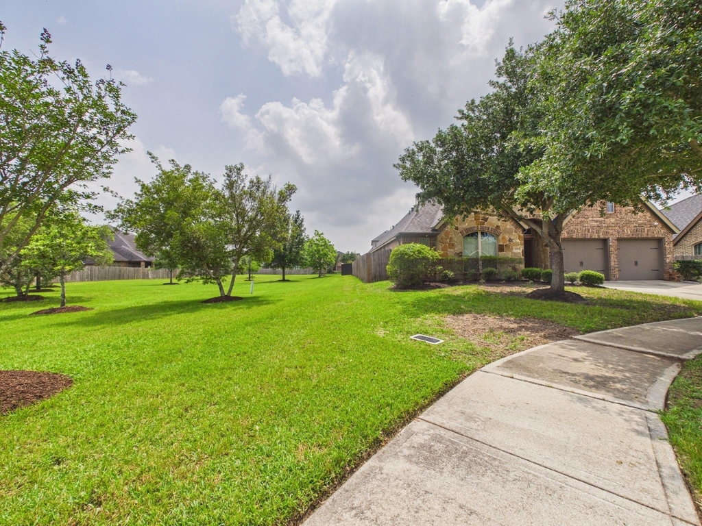 2807 Naples Park Lane - Photo 4