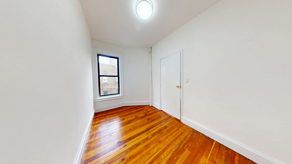 1427 York Avenue - Photo 3