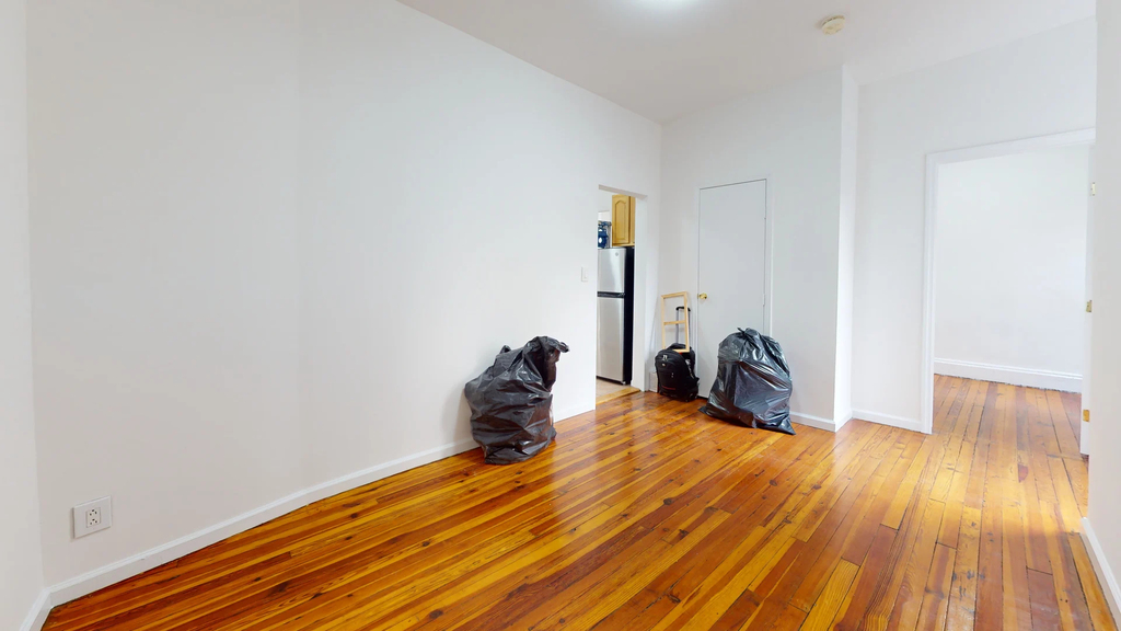 1427 York Avenue - Photo 0
