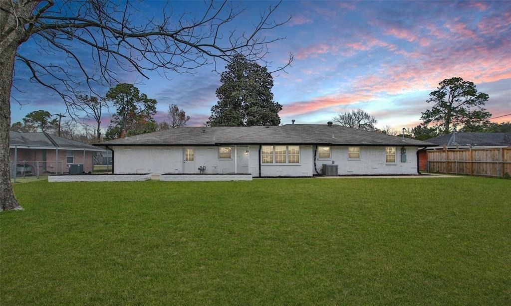 8741 Blankenship Drive - Photo 3