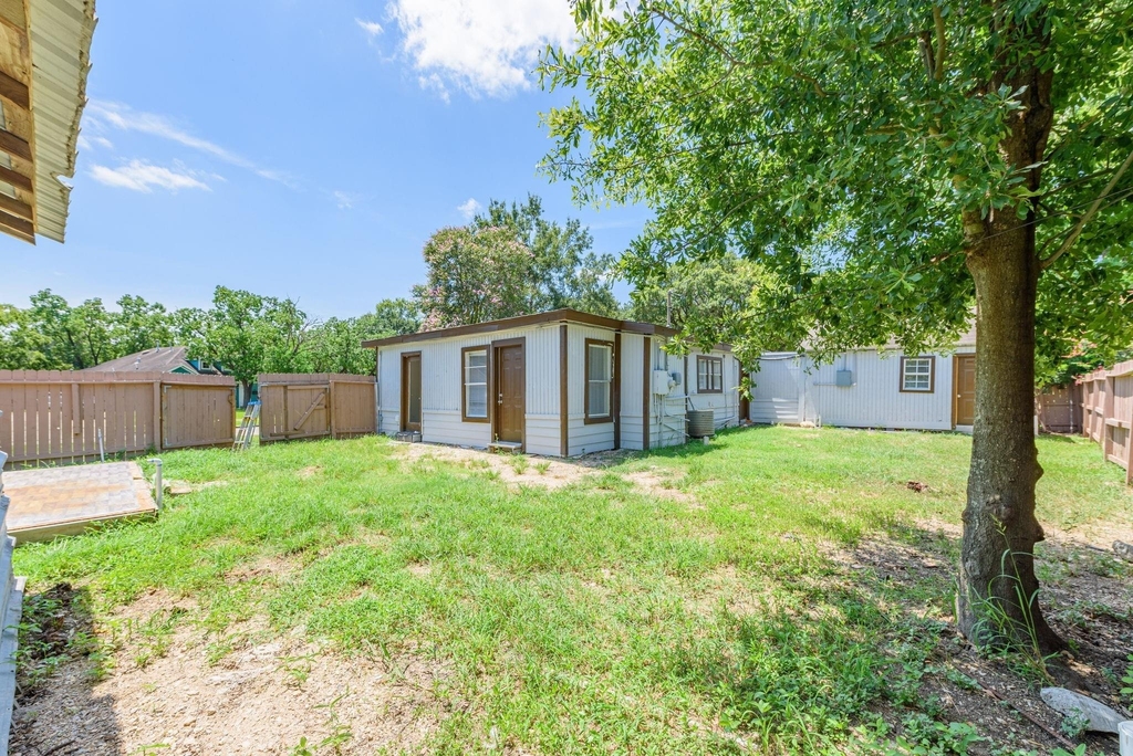 1012 W Hart Avenue - Photo 19