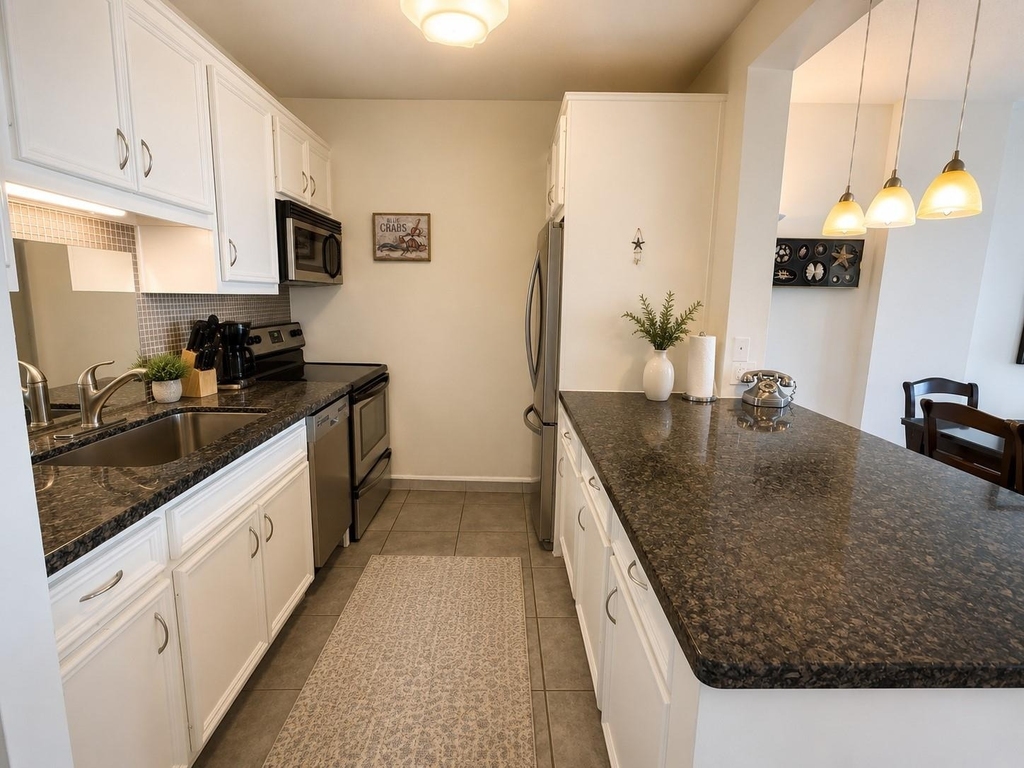 1401 E Beach Drive - Photo 3