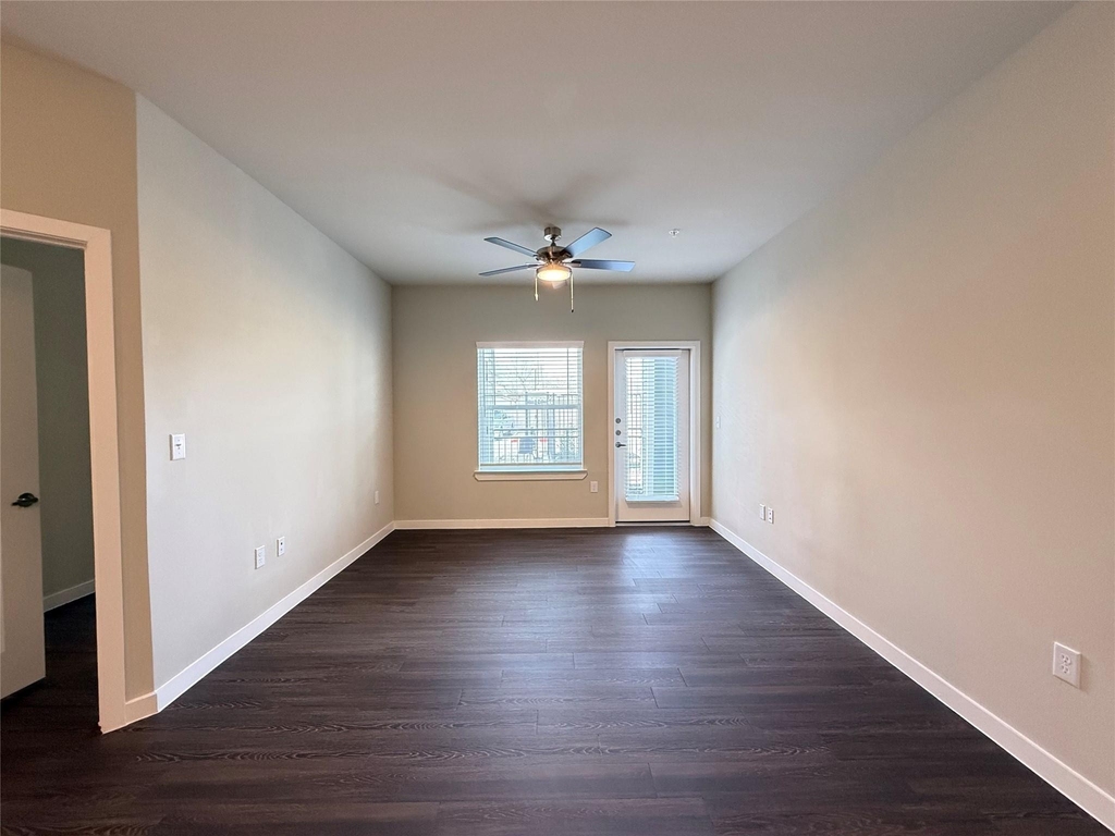 2102 Antoine Drive - Photo 3