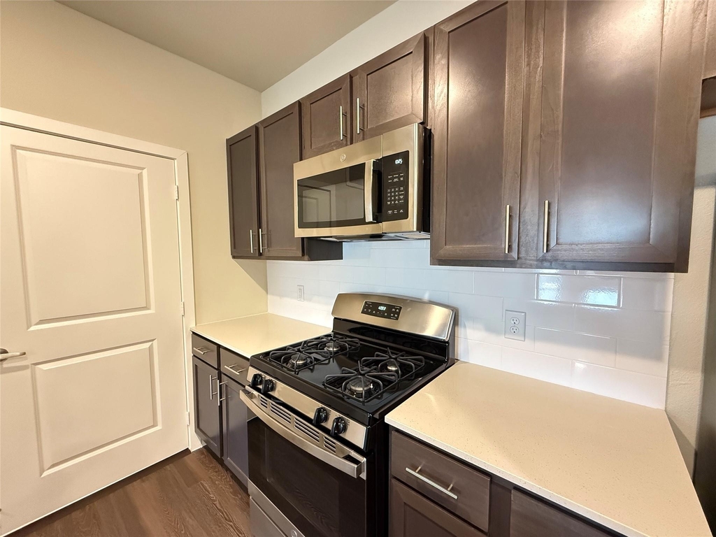 2102 Antoine Drive - Photo 2