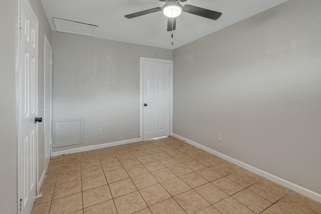 4718 Carmen Street - Photo 4