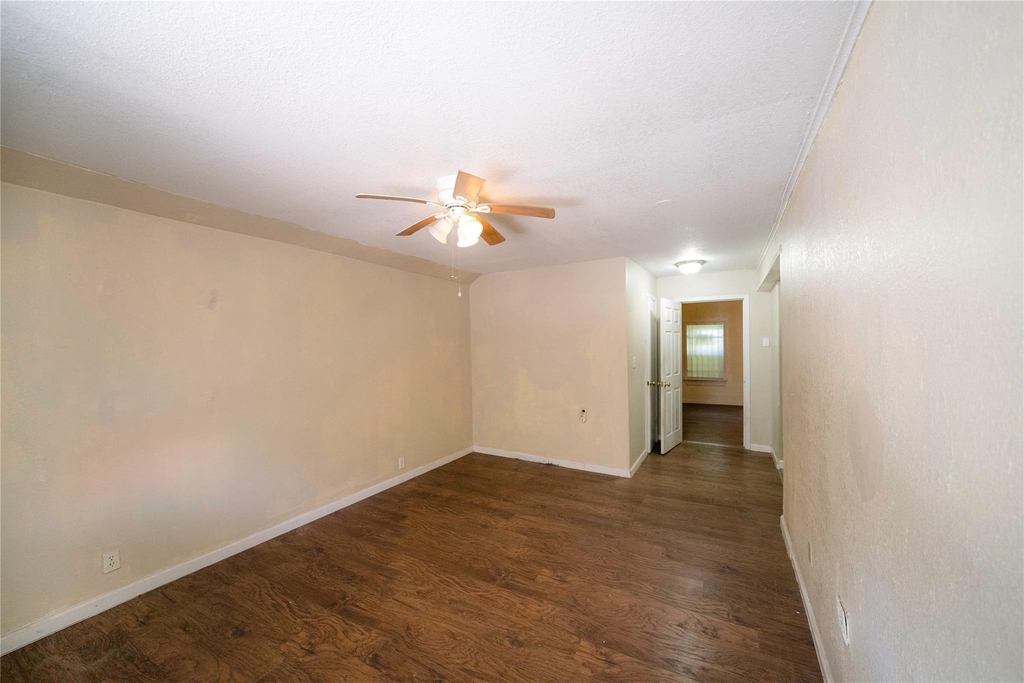2303 Chestnut Street - Photo 0